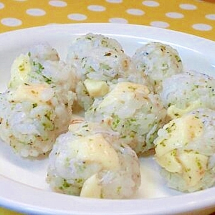離乳食 しらす チーズのおにぎり レシピ 作り方 By 不二子ちゃん2号 楽天レシピ 離乳食 しらす チーズのおにぎり レシピ 作り方 By 不二子ちゃん2号 楽天レシピ